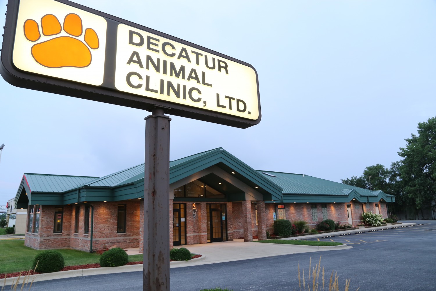 decaturanimalclinic Decatur, IL Hours